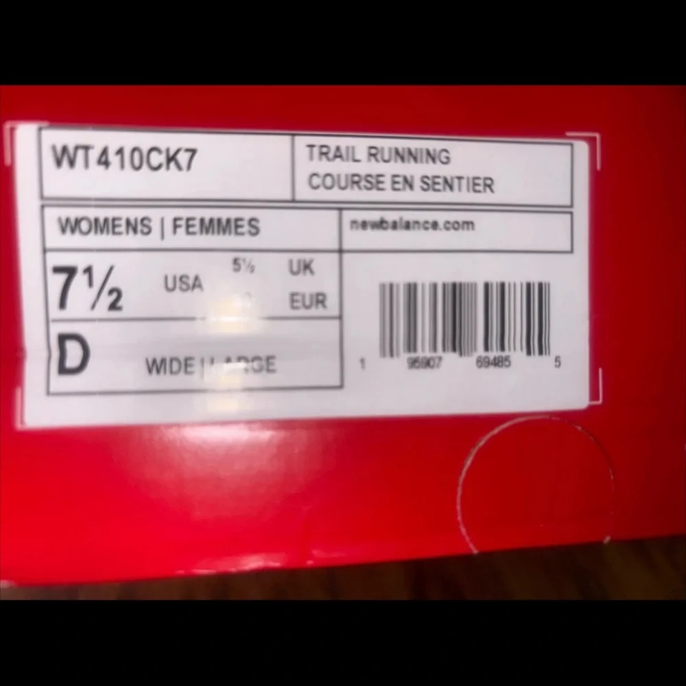 New Balance 410 V7 Womens Trail Running Shoes (D Wide) (WT410CK7)  Size 7.5Wide